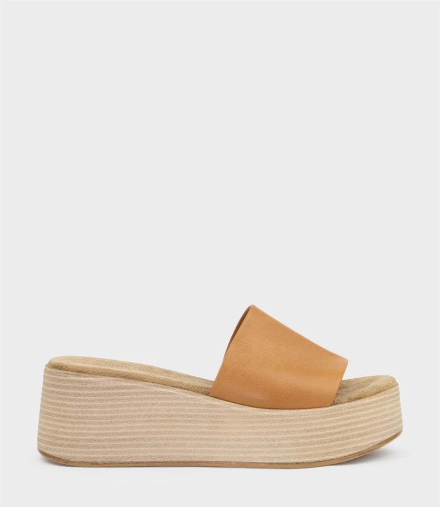 Edward Meller Women's Levon Slide On Wedge Sandals in Tan