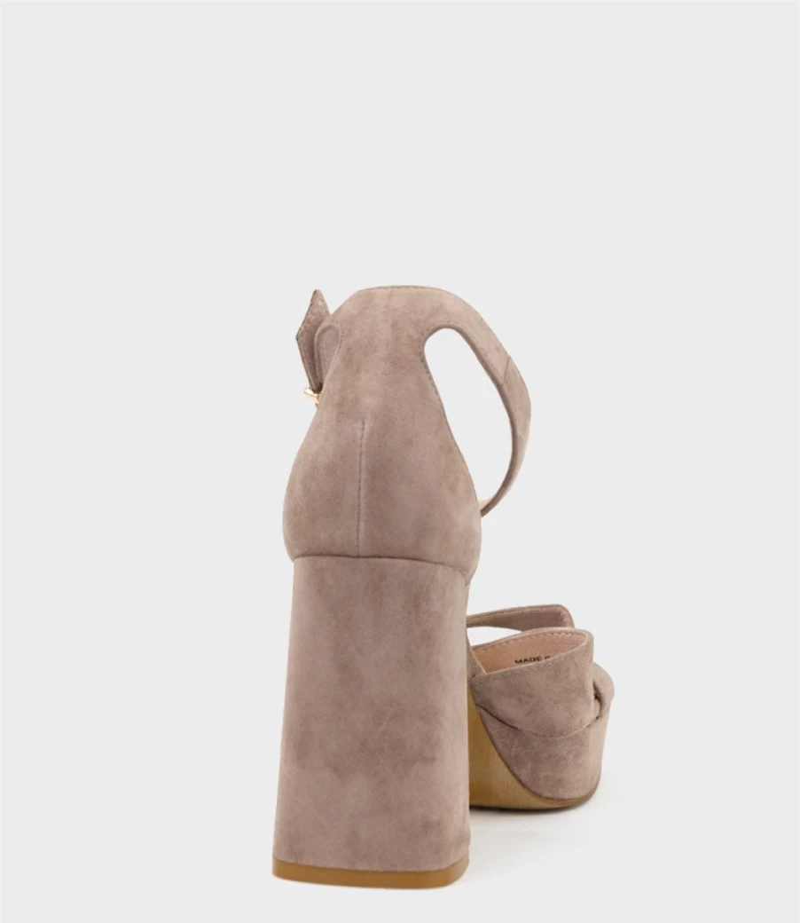 Edward Meller Women's Richie95 Nude Suede Crossover Platform Sandals